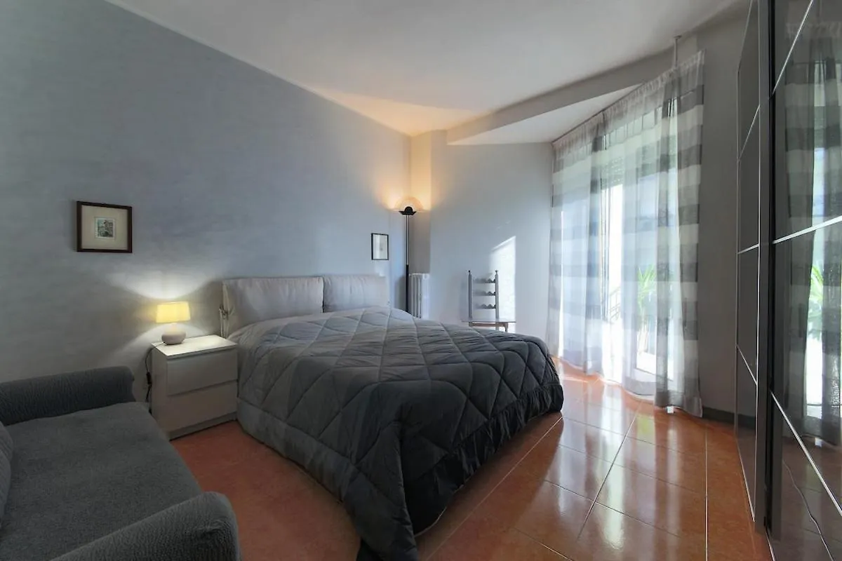 Private Parking - Family Home - 15 Min To 베니스